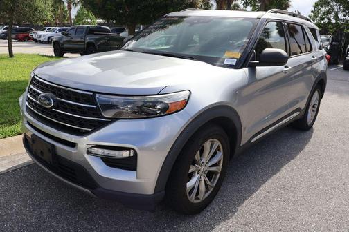 ICONIC SILVER METALLIC 2020 Ford Explorer XLT