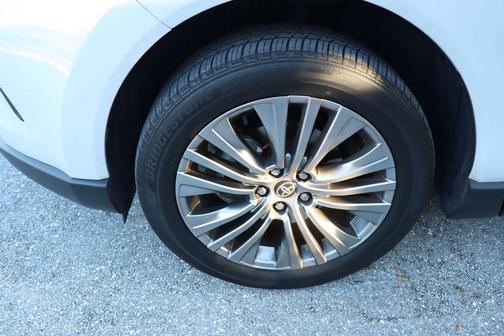 2023 Toyota Venza XLE