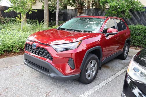 2024 Toyota RAV4 Hybrid XLE