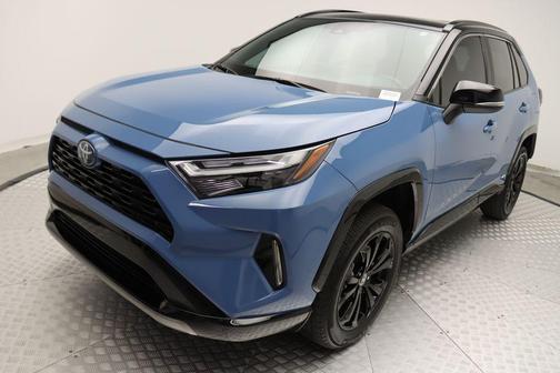 2023 Toyota RAV4 Hybrid SE
