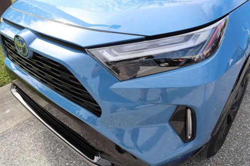 2023 Toyota RAV4 Hybrid SE