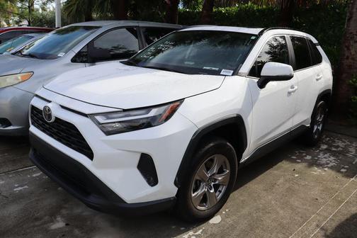 2023 Toyota RAV4 XLE