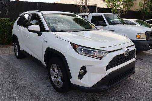 2020 Toyota RAV4 Hybrid XLE
