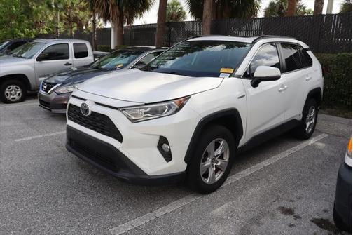 2020 Toyota RAV4 Hybrid XLE