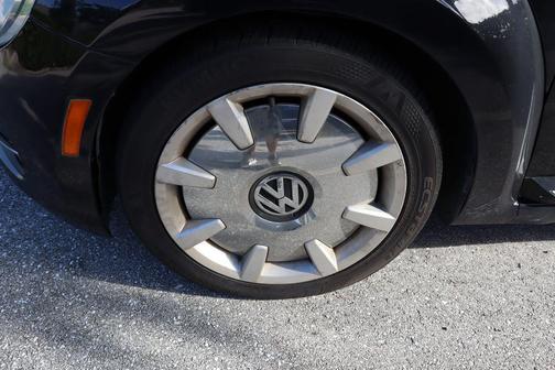 2013 Volkswagen Beetle 2.0T Fender Edition