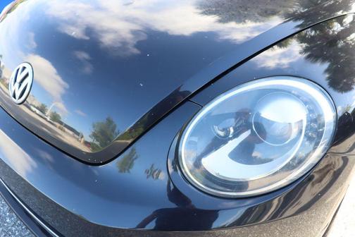 2013 Volkswagen Beetle 2.0T Fender Edition