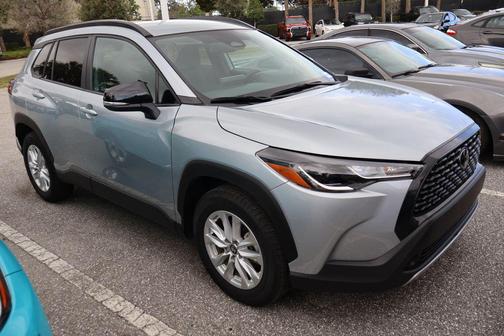 2025 Toyota Corolla Cross LE