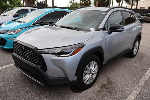 2025 Toyota Corolla Cross LE