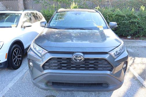 2020 Toyota RAV4 XLE