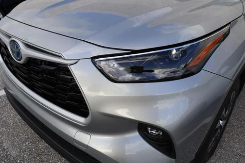2024 Toyota Highlander Hybrid XLE