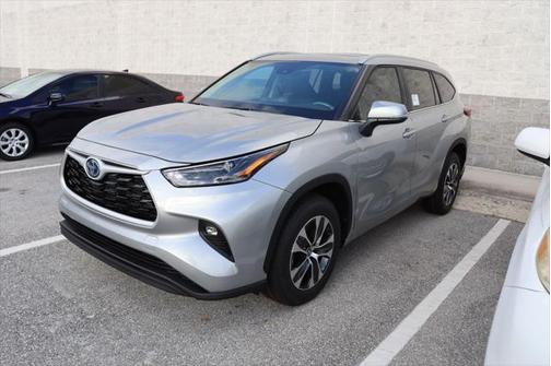 2024 Toyota Highlander Hybrid XLE