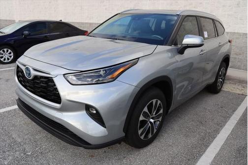 2024 Toyota Highlander Hybrid XLE