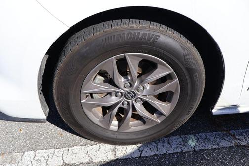 2021 Toyota Sienna LE