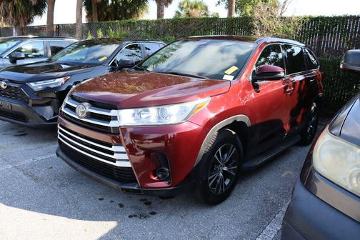 2019 Toyota Highlander LE I4