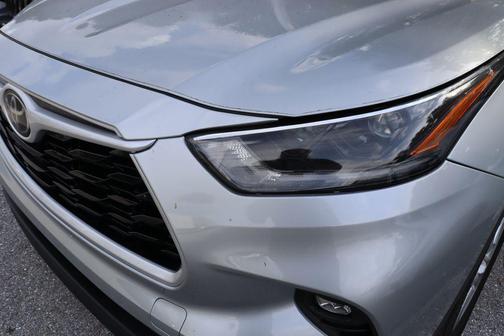 2021 Toyota Highlander LE