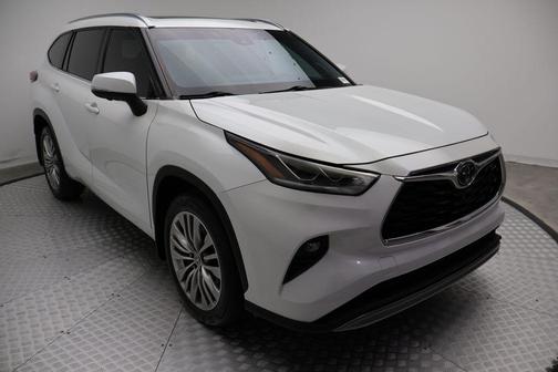 2023 Toyota Highlander Platinum