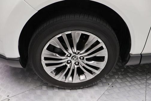 2022 Toyota Venza XLE