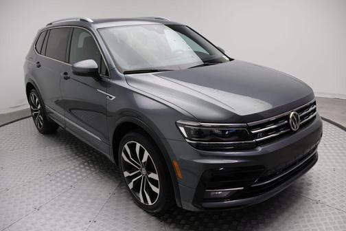 Platinum Gray Metallic 2019 Volkswagen Tiguan 2.0T SEL R-Line 4MOTION