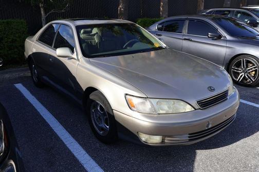 Gold 1999 Lexus ES 300 Base