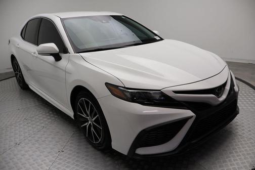 Ice Cap 2023 Toyota Camry SE
