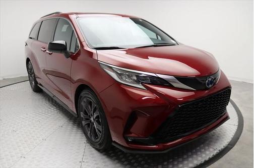 2022 Toyota Sienna XSE 7 Passenger