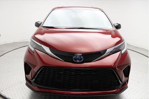 2022 Toyota Sienna XSE 7 Passenger