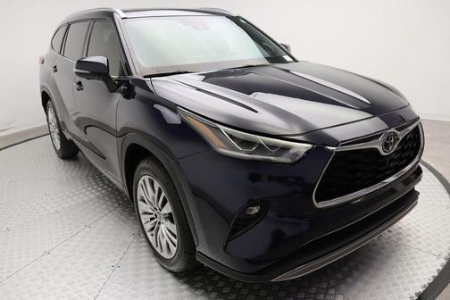 2023 Toyota Highlander Platinum