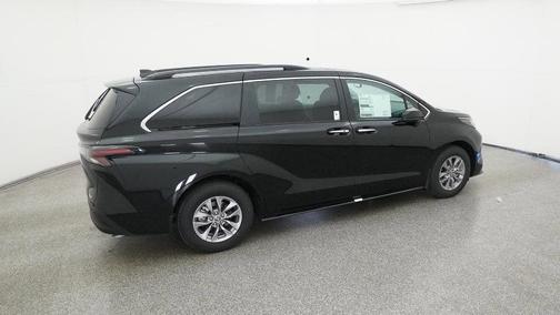 2025 Toyota Sienna XLE