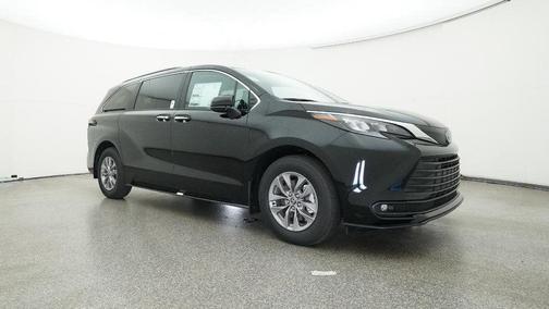 2025 Toyota Sienna XLE