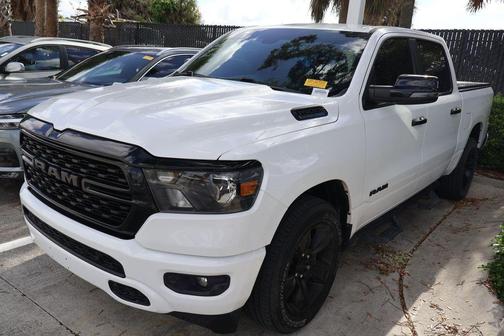 Bright White Clearcoat 2024 RAM 1500 Big Horn/Lone Star