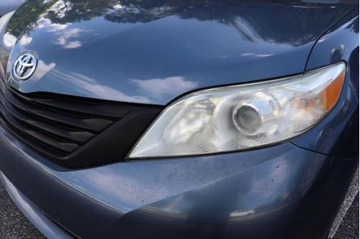 2015 Toyota Sienna L