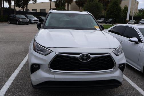 Wind Chill Pearl 2024 Toyota Highlander Limited