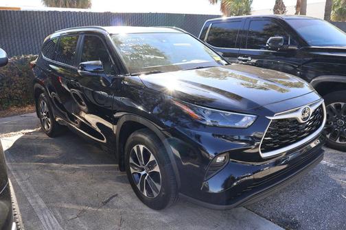 2024 Toyota Highlander XLE