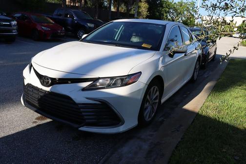 2022 Toyota Camry LE