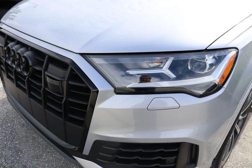 2021 Audi Q7 55 Premium Plus