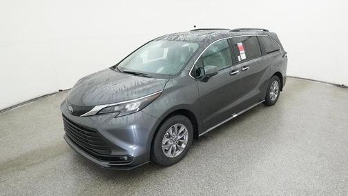 2025 Toyota Sienna XLE 8 Passenger