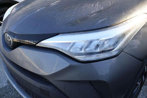 2022 Toyota C-HR XLE