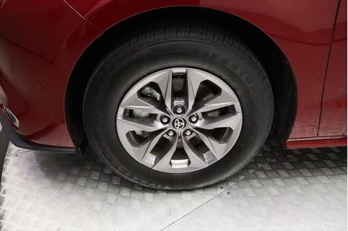 2023 Toyota Sienna XLE 8 Passenger