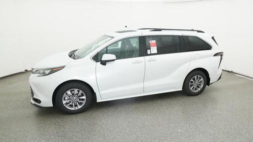 2025 Toyota Sienna XLE