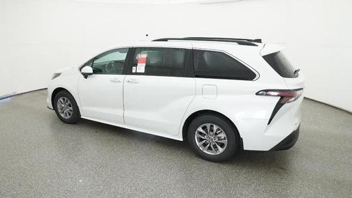 2025 Toyota Sienna XLE