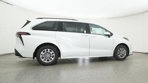 2025 Toyota Sienna XLE