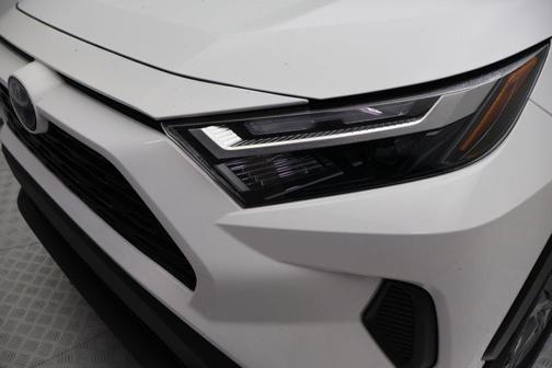 Ice Cap 2023 Toyota RAV4 Hybrid XLE