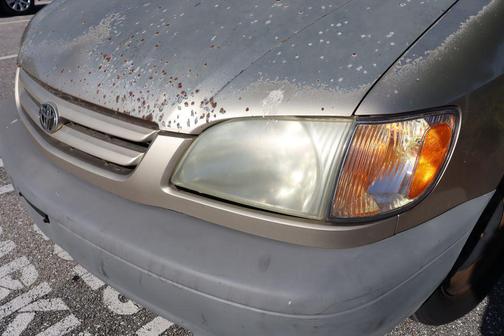 2001 Toyota Sienna LE