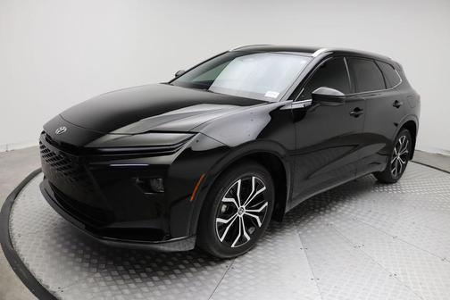 2025 Toyota Crown Signia XLE