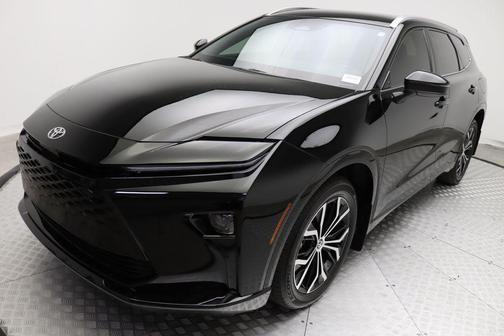 2025 Toyota Crown Signia XLE