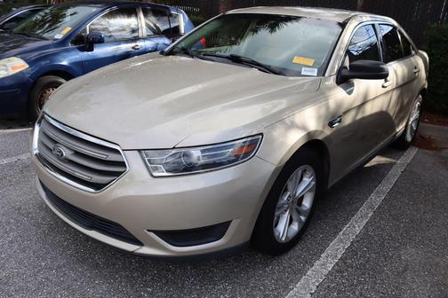 2018 Ford Taurus SE