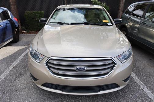 2018 Ford Taurus SE