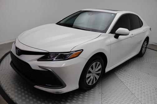 2024 Toyota Camry Hybrid SE