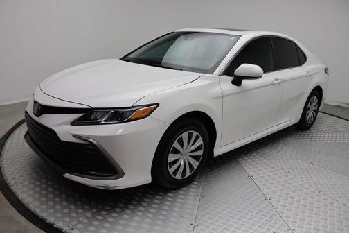 2024 Toyota Camry Hybrid SE