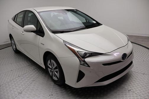 Blizzard Pearl 2018 Toyota Prius Four